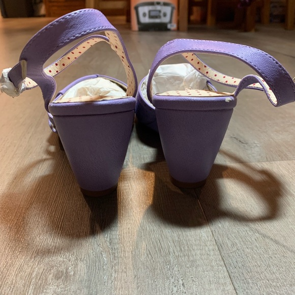 Vintage Inspired Purple Women's Platform Sandals - Picture 4 of 11